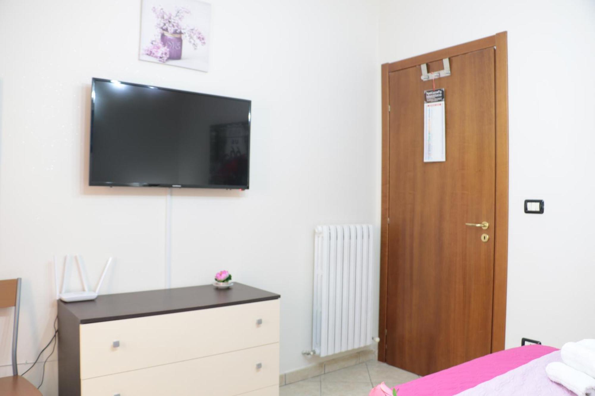 The Maze Vibo B&B วีโบ วาเลนเซีย ภายนอก รูปภาพ