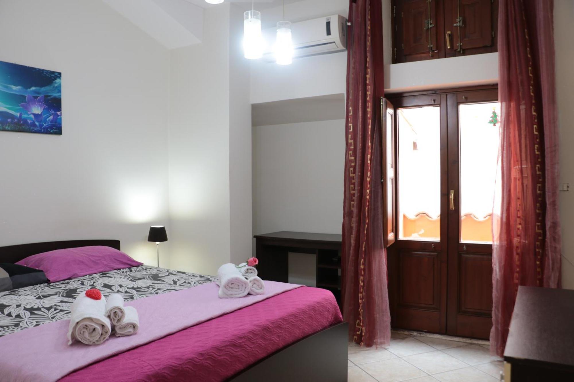 The Maze Vibo B&B วีโบ วาเลนเซีย ภายนอก รูปภาพ